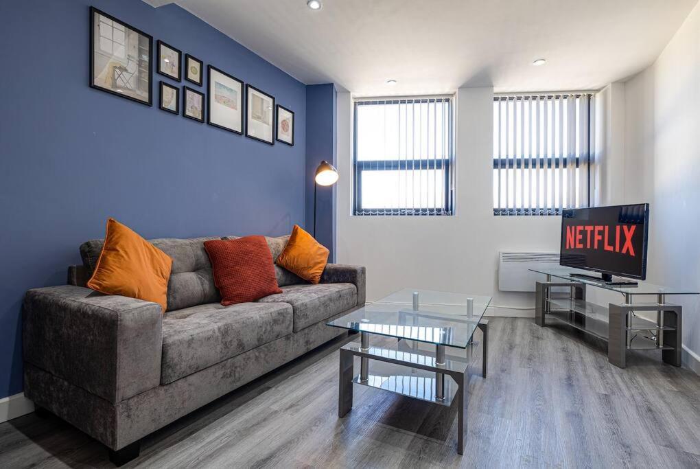 Entire 1 Bed Apt In The Centre Of Стокпорт Екстериор снимка